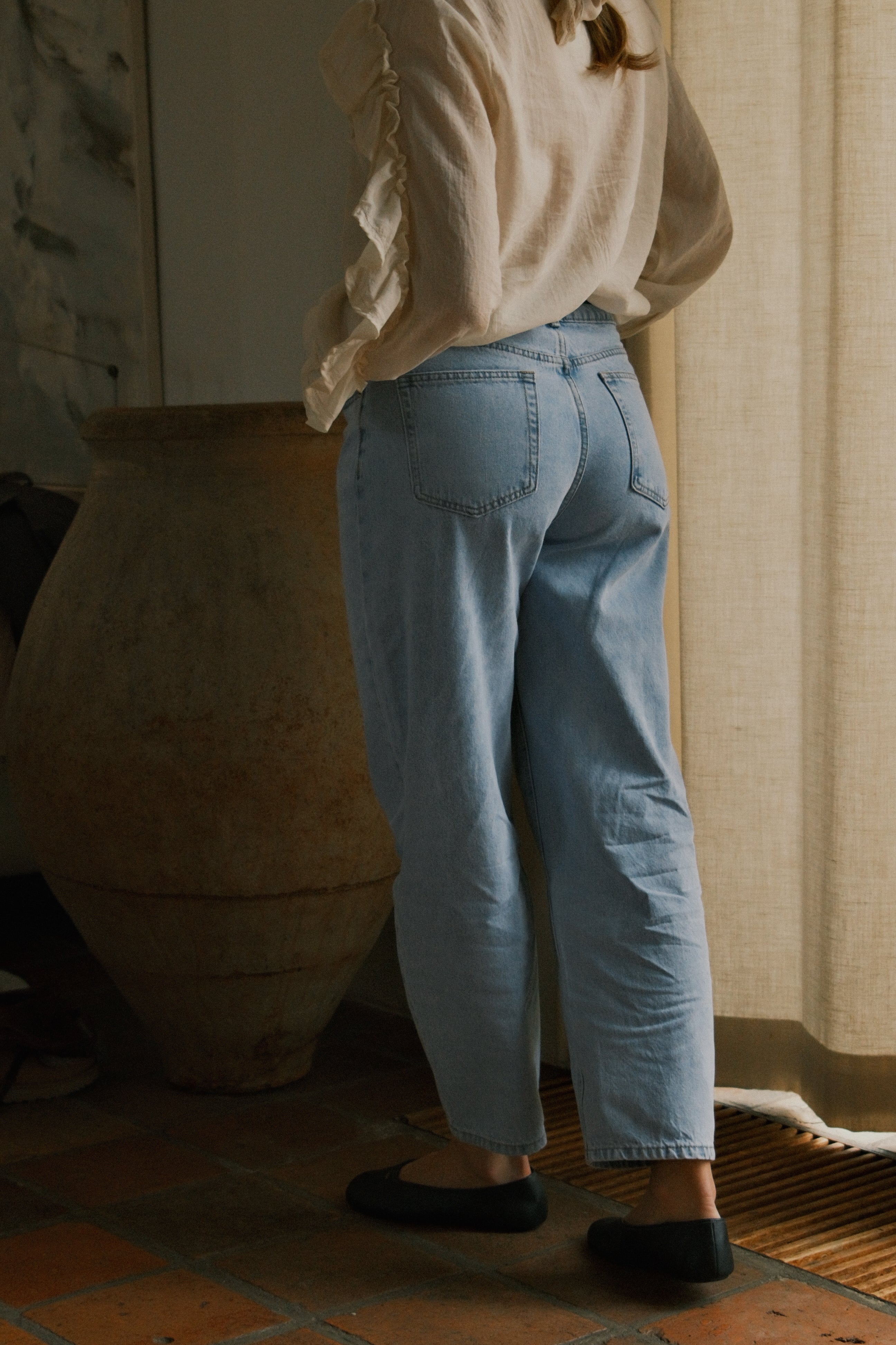 AMÉLIE MID WAIST BARREL JEANS - Image 7