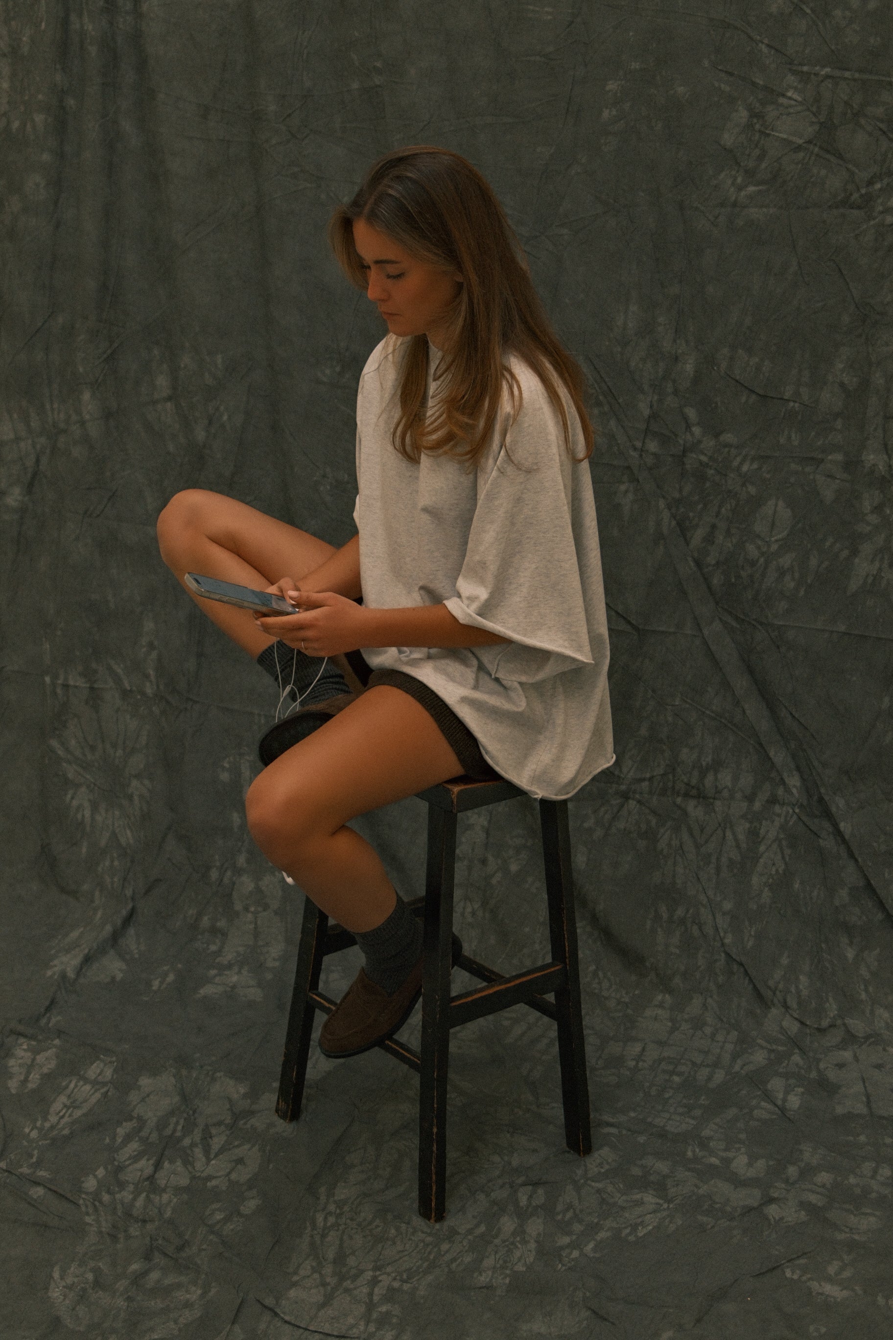 OVERSIZED ESSENTIAL TEE GREY - Image 12
