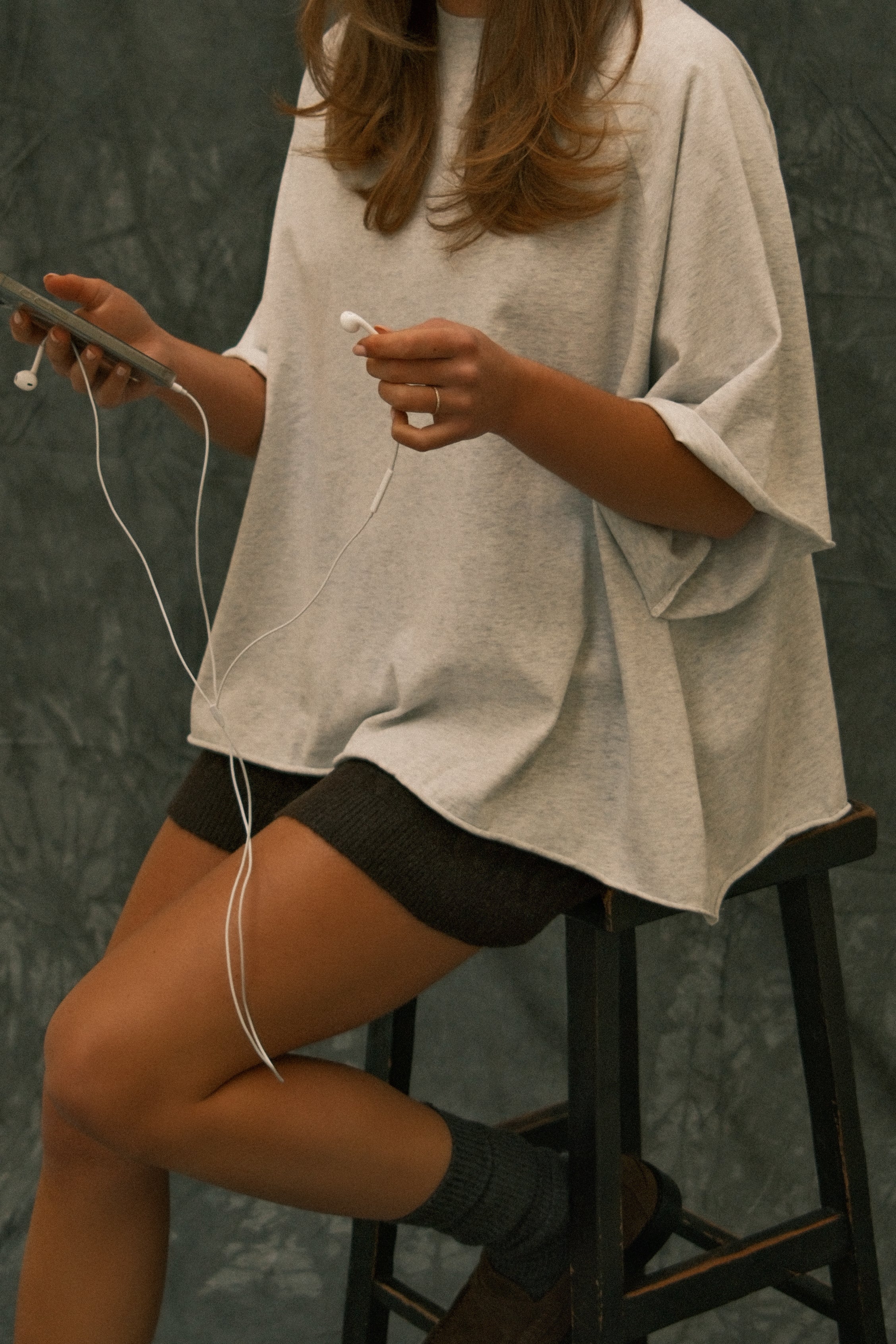 OVERSIZED ESSENTIAL TEE GREY - Image 3