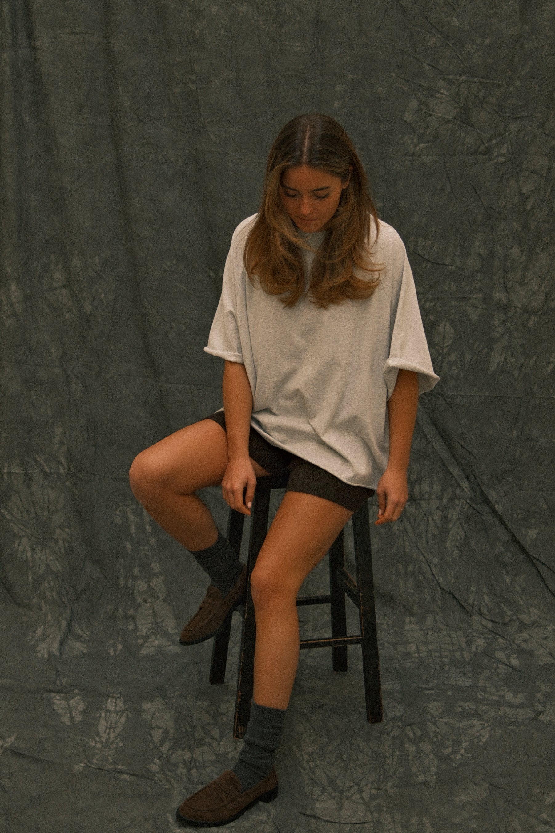 OVERSIZED ESSENTIAL TEE GREY - Image 5