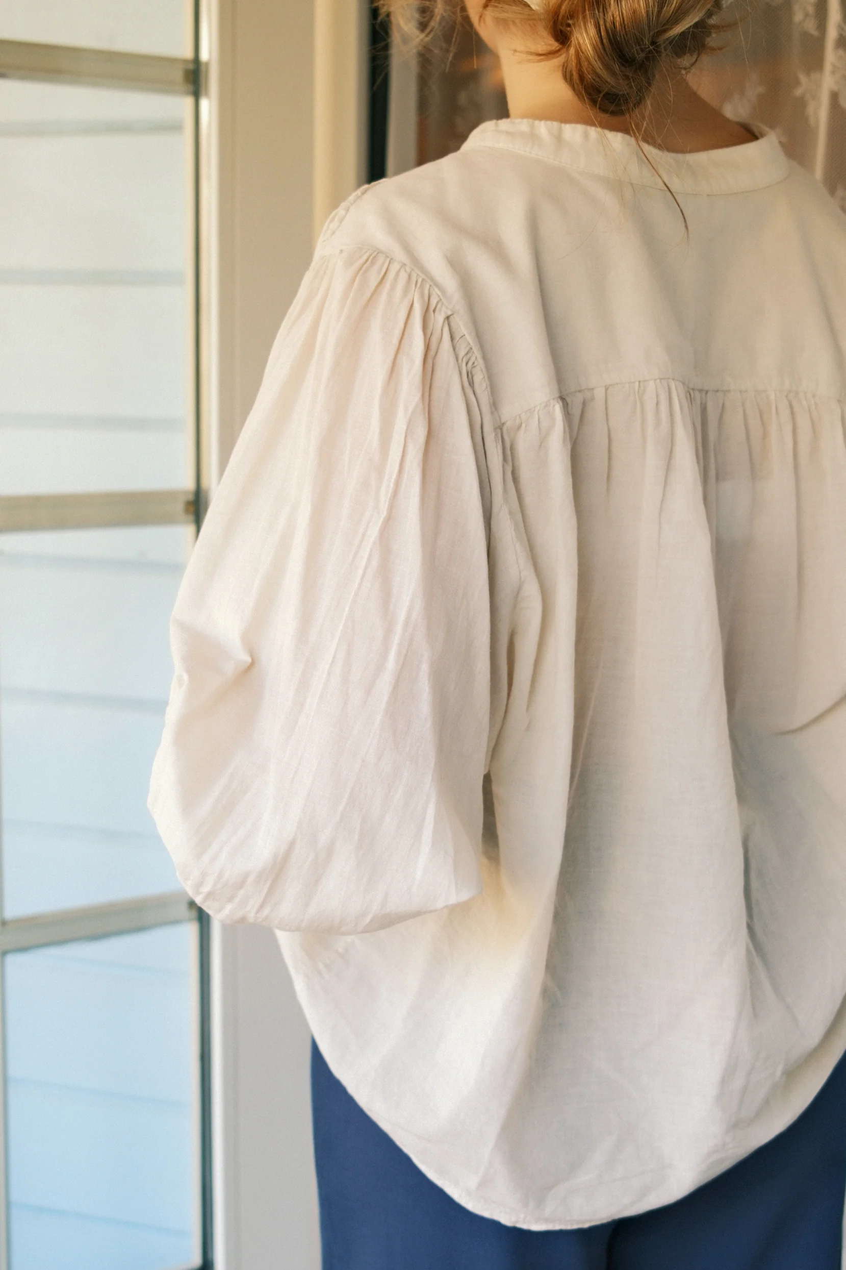 THE NORAH SHIRT BEIGE - Image 8