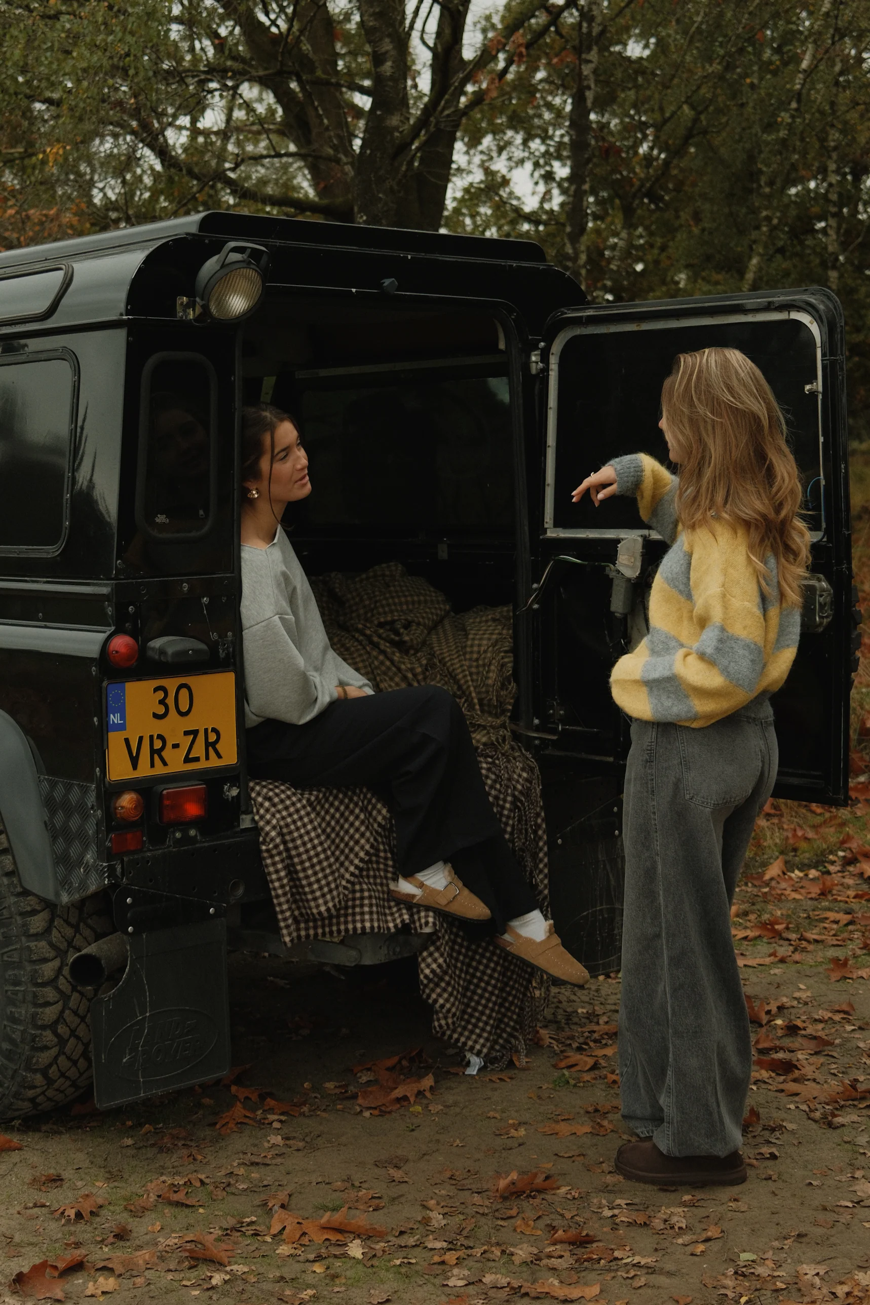 THE RELAXED BALLOON JEANS GREY - Image 5
