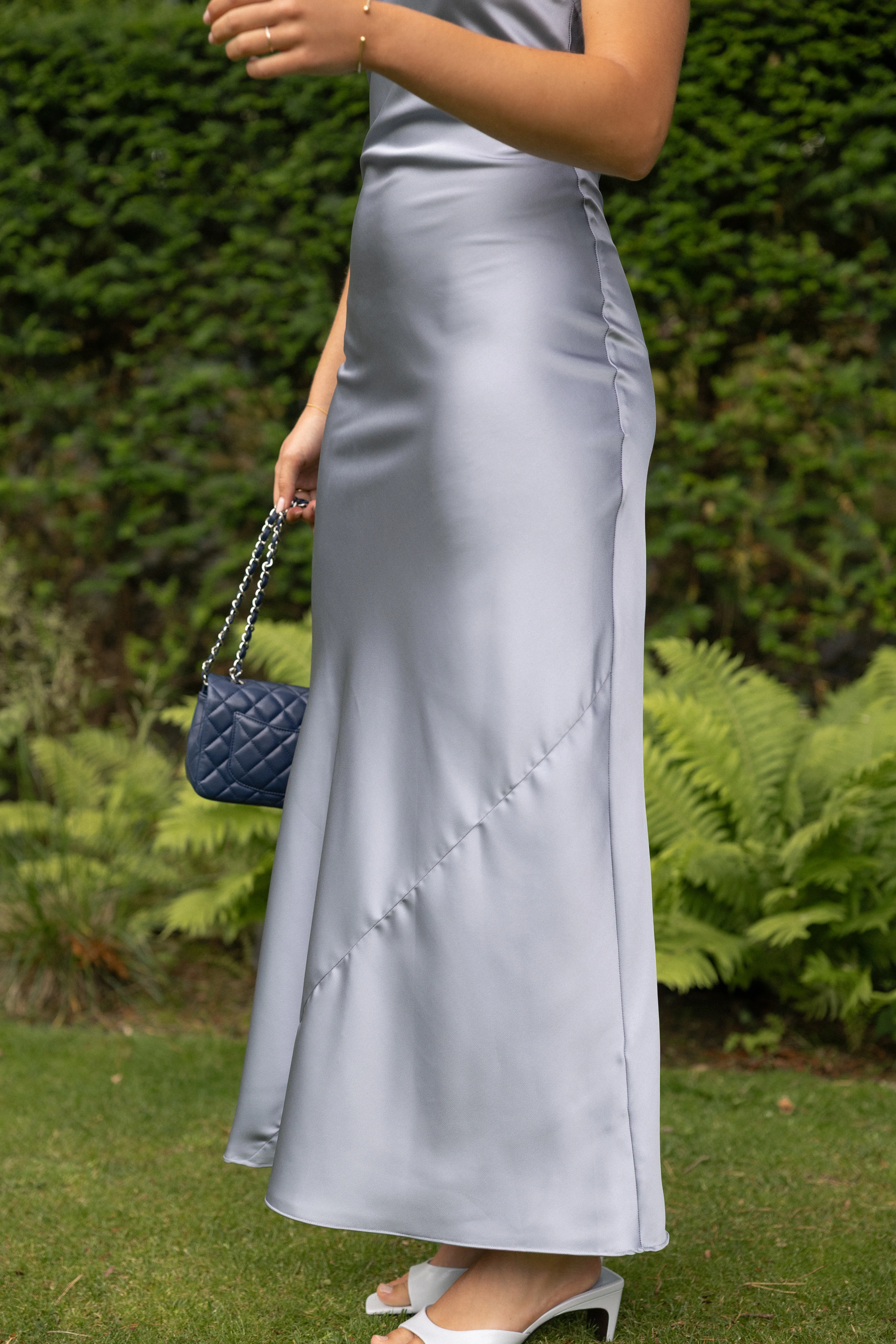 THE SILKY OPEN BACK DRESS BLUE - Image 5